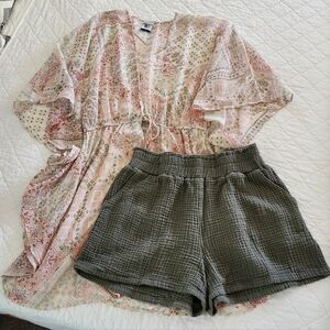 Beachy Floral Kimono and Olive Shorts Bundle, Classy Cozy Cool, Size M